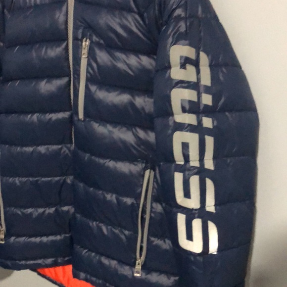 Large Men’s Guess Puffer - Picture 2 of 5